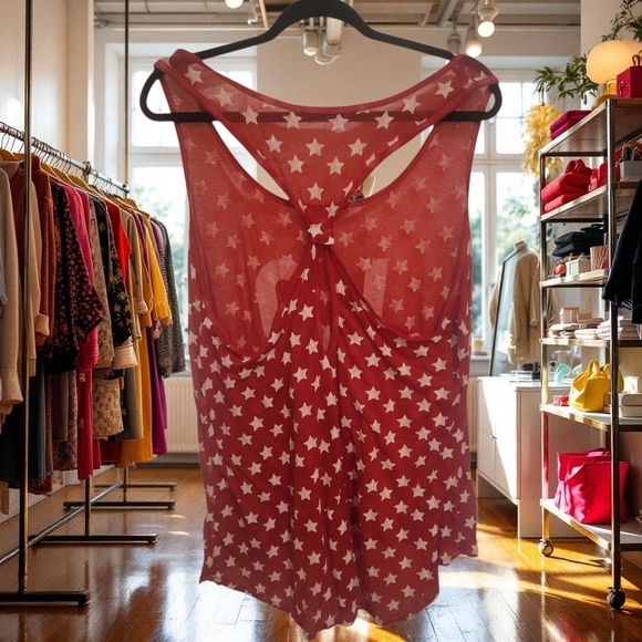 Women's Red Star Print Tank - Picture 2 of 2